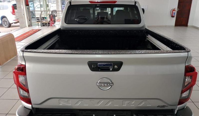 
								Nissan Navara 2.5D Le D Cab 4X2 At full									
