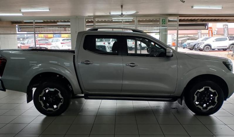 
								Nissan Navara 2.5D Le D Cab 4X2 At full									