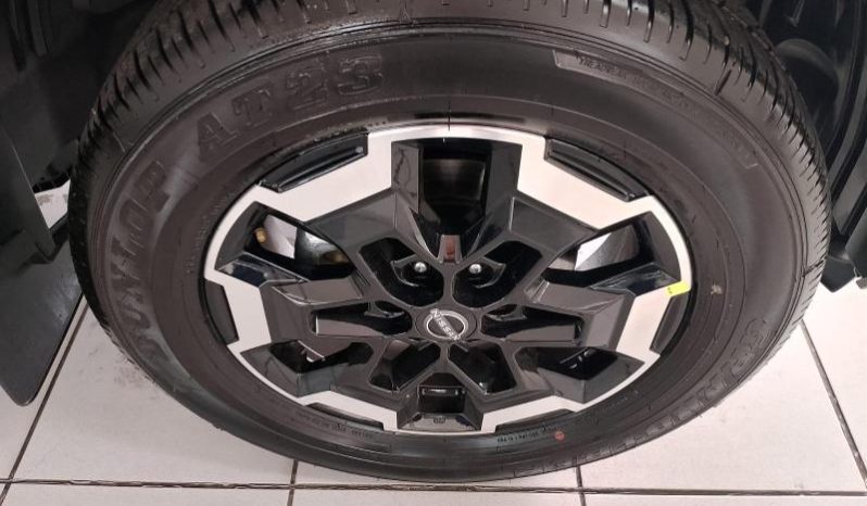 
								Nissan Navara 2.5D Le D Cab 4X2 At full									
