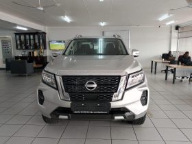 Nissan Navara 2.5D Le D Cab 4X2 At