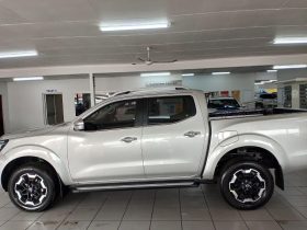 Nissan Navara 2.5D Le D Cab 4X2 At