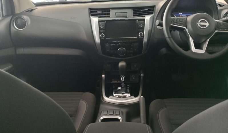 
								Nissan Navara 2.5D Le D Cab 4X2 At full									