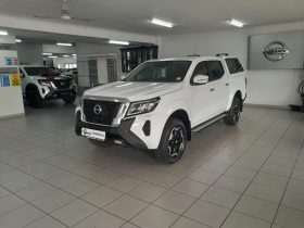 Nissan Navara 2.5D Le Plus D Cab 4X4 At