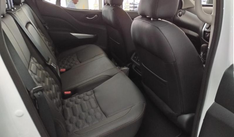 
								Nissan Navara 2.5D Le Plus D Cab 4X4 At full									