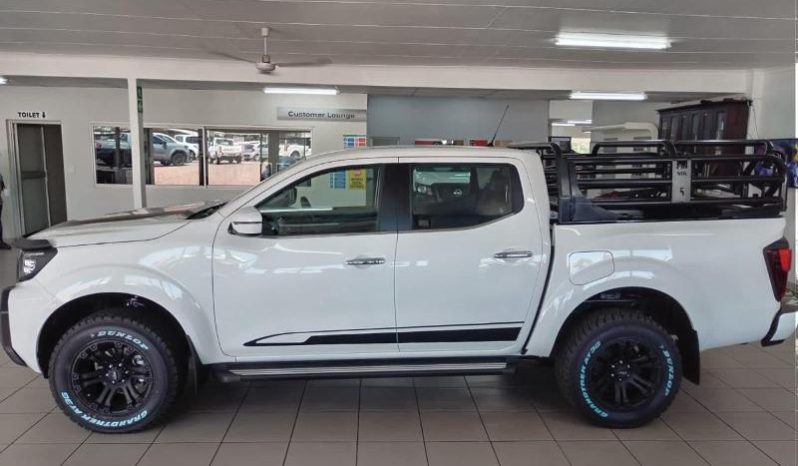 
								Nissan Navara 2.5D Le Plus D Cab 4X4 At full									