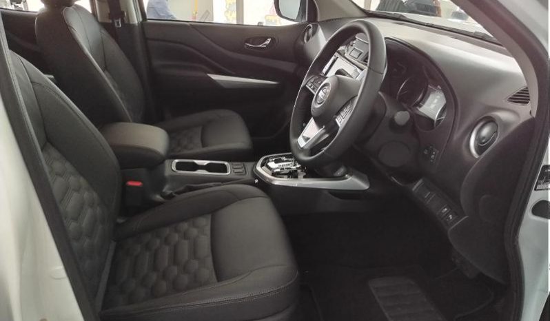 
								Nissan Navara 2.5D Le Plus D Cab 4X4 At full									