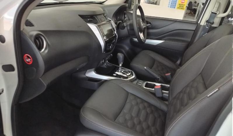 
								Nissan Navara 2.5D Le Plus D Cab 4X4 At full									