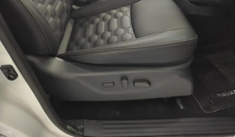 
								Nissan Navara 2.5D Le Plus D Cab 4X4 At full									