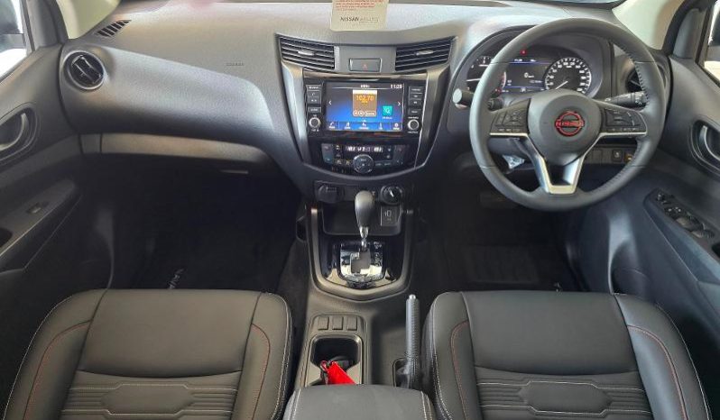 
								Nissan Navara 2.5D Pro-4X D Cab 4X4 At full									