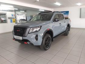 Nissan Navara 2.5D Pro-4X D Cab 4X4 At