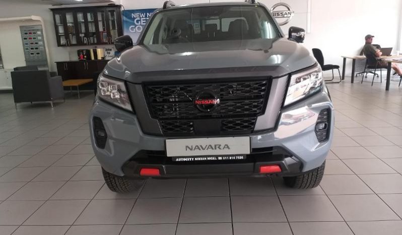 
								Nissan Navara 2.5D Pro-4X D Cab 4X4 At full									