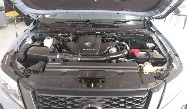 
								Nissan Navara 2.5D Pro-4X D Cab 4X4 At full									