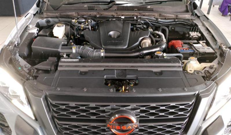 
								Nissan Navara 2.5D Pro-4X D Cab 4X4 At full									