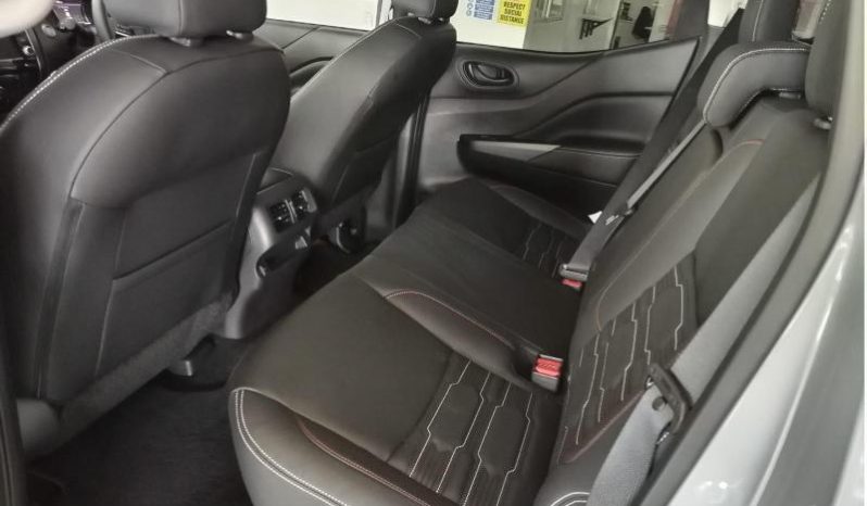 
								Nissan Navara 2.5D Pro-4X D Cab 4X4 At full									