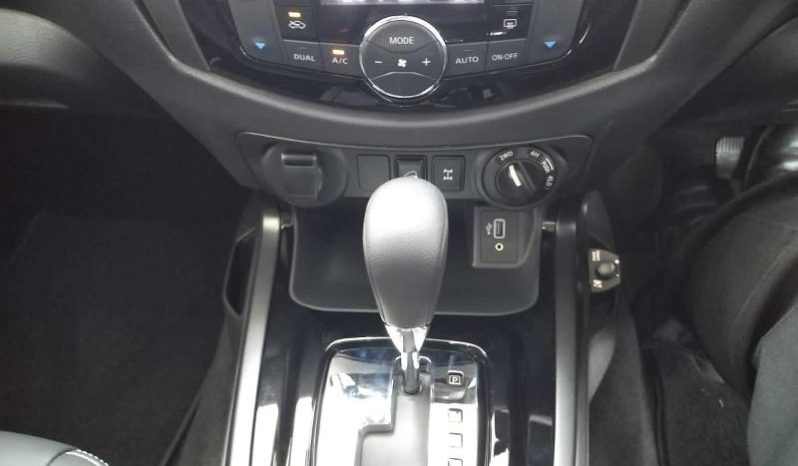 
								Nissan Navara 2.5D Pro-4X D Cab 4X4 At full									
