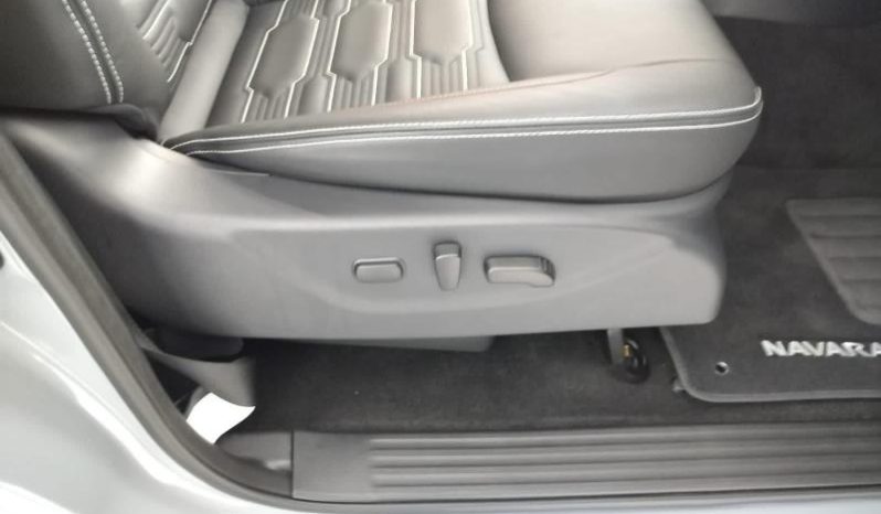 
								Nissan Navara 2.5D Pro-4X D Cab 4X4 At full									