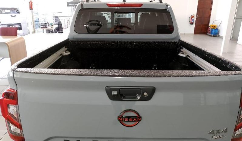 
								Nissan Navara 2.5D Pro-4X D Cab 4X4 At full									