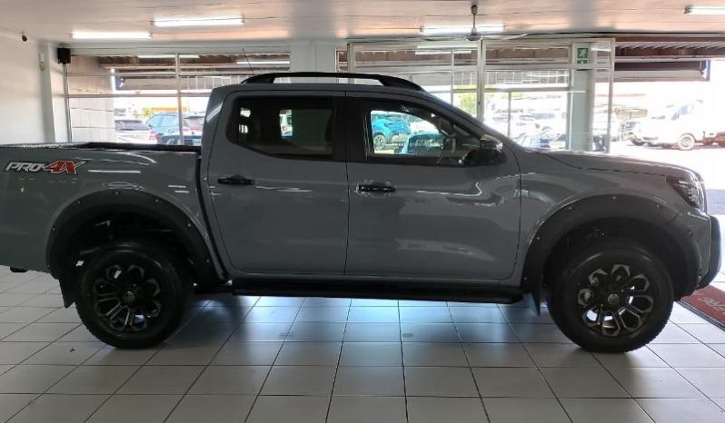 
								Nissan Navara 2.5D Pro-4X D Cab 4X4 At full									