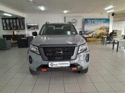 
										Nissan Navara 2.5D Pro-4X D Cab 4X4 At full									