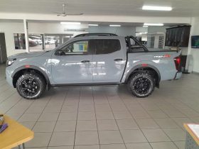 Nissan Navara 2.5D Pro-4X D Cab 4X4 At