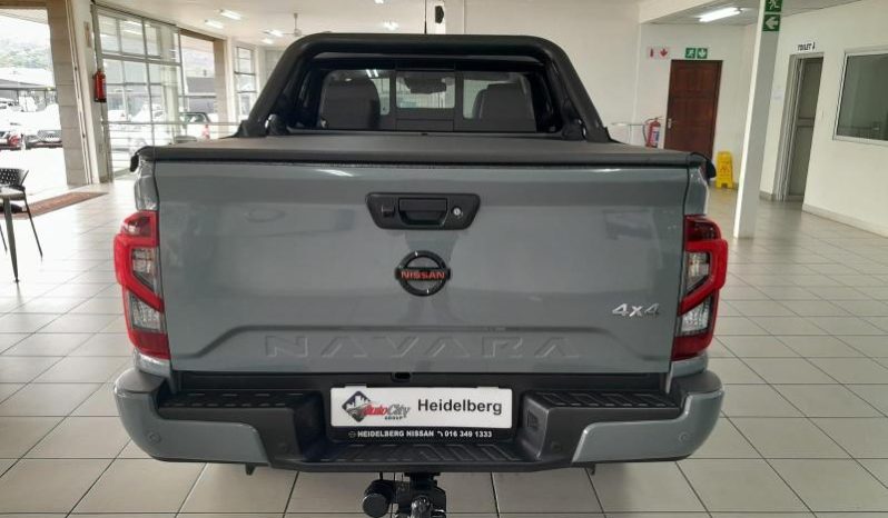 
								Nissan Navara 2.5D Pro-4X D Cab 4X4 At full									