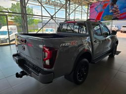 
										Nissan Navara 2.5D Pro-4X D Cab 4X4 At full									
