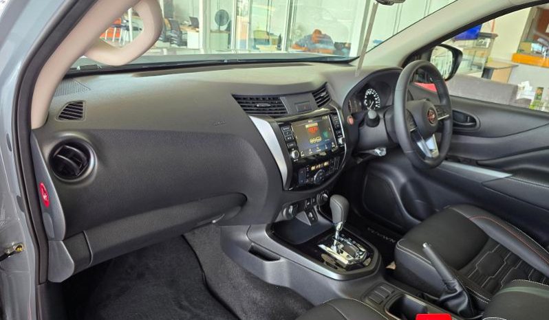 
								Nissan Navara 2.5D Pro-4X D Cab 4X4 At full									