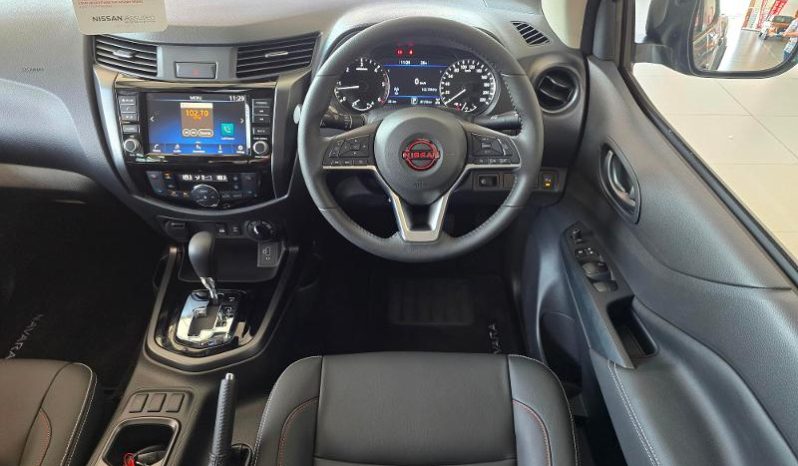 
								Nissan Navara 2.5D Pro-4X D Cab 4X4 At full									