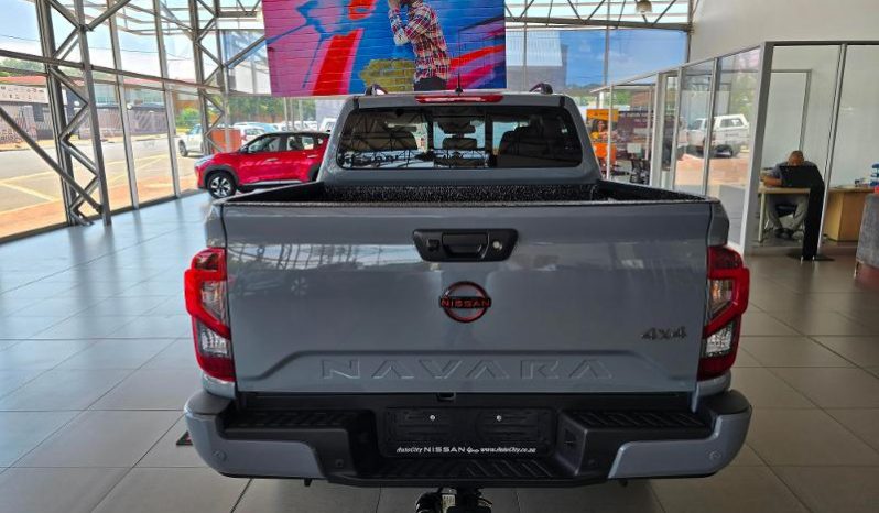
								Nissan Navara 2.5D Pro-4X D Cab 4X4 At full									