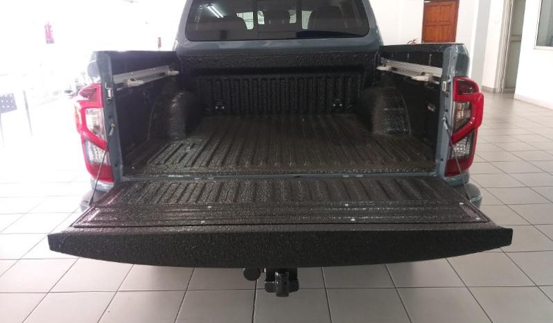 
								Nissan Navara 2.5D Pro-4X D Cab 4X4 At full									