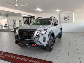 Nissan Navara 2.5D Pro-4X D Cab 4X4 At