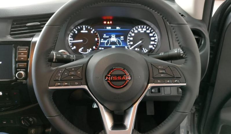 
								Nissan Navara 2.5D Pro-4X D Cab 4X4 At full									