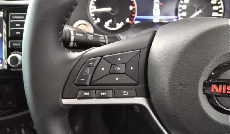 
								Nissan Navara 2.5D Pro-4X D Cab 4X4 At full									