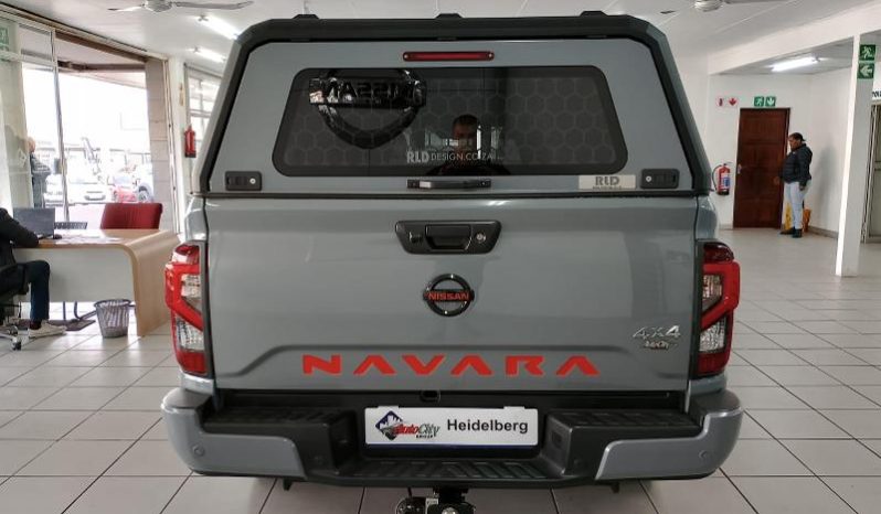 
								Nissan Navara 2.5D Pro-4X D Cab 4X4 At full									