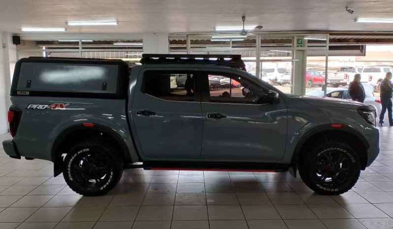 
								Nissan Navara 2.5D Pro-4X D Cab 4X4 At full									
