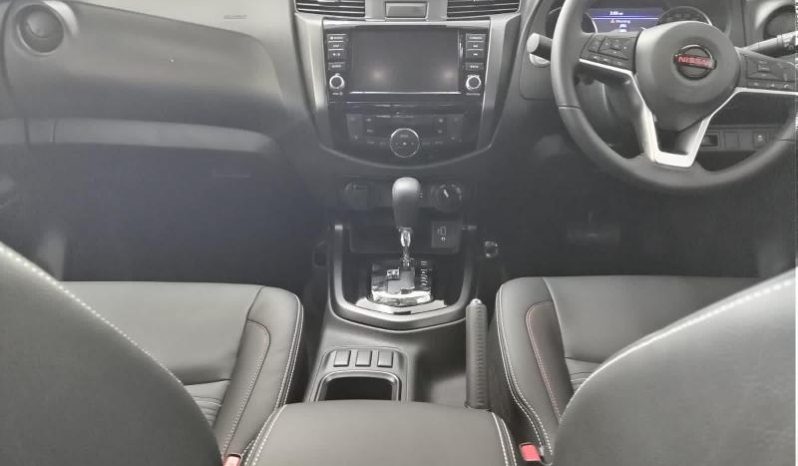 
								Nissan Navara 2.5D Pro-4X D Cab 4X4 At full									