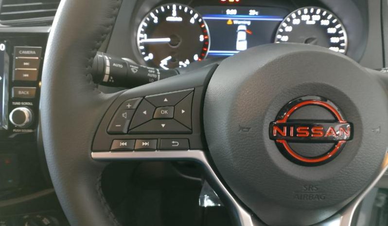 
								Nissan Navara 2.5D Pro-4X D Cab 4X4 At full									
