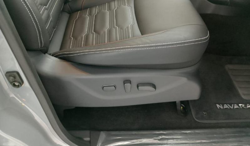 
								Nissan Navara 2.5D Pro-4X D Cab 4X4 At full									