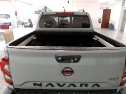 
										Nissan Navara 2.5D Pro-4X D Cab 4X4 At full									