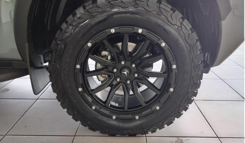 
								Nissan Navara 2.5D Pro-4X D Cab 4X4 At full									