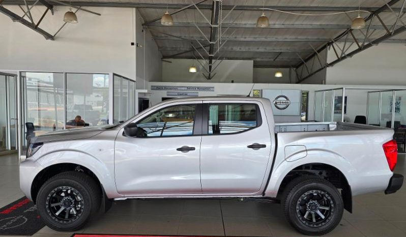 
								Nissan Navara 2.5D Se D Cab 4X2 At full									
