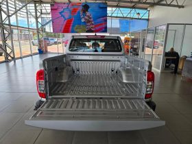 Nissan Navara 2.5D Se D Cab 4X2 At
