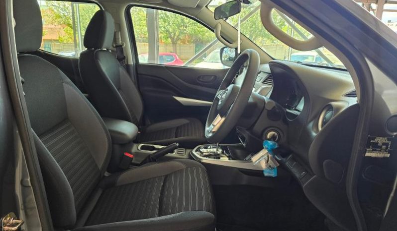 
								Nissan Navara 2.5D Se D Cab 4X2 At full									