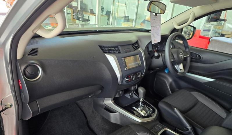 
								Nissan Navara 2.5D Se D Cab 4X2 At full									
