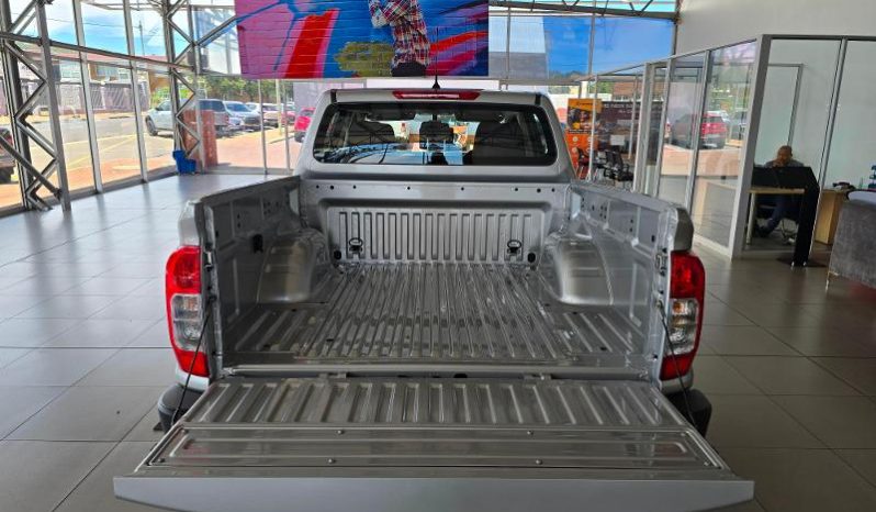 
								Nissan Navara 2.5D Se D Cab 4X2 At full									