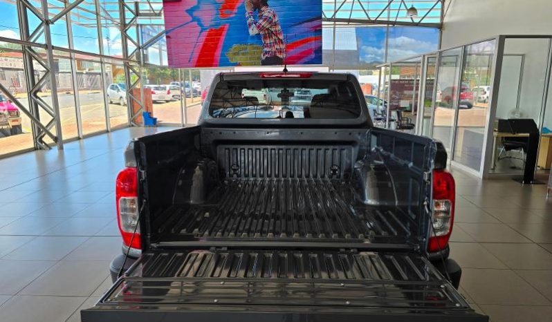 
								Nissan Navara 2.5D Se D Cab 4X2 At full									