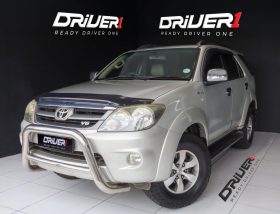 Toyota Fortuner 4.0 V6 4X4 At