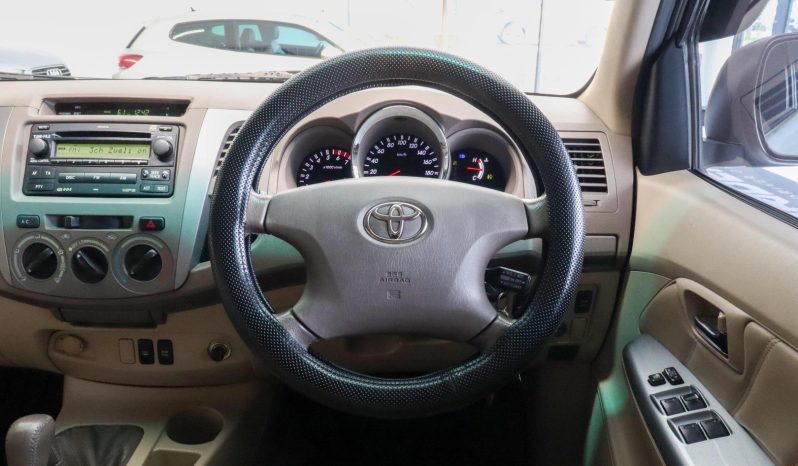 
								Toyota Fortuner 4.0 V6 4X4 At full									