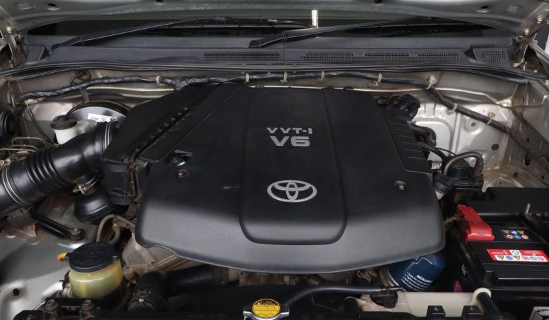 
								Toyota Fortuner 4.0 V6 4X4 At full									