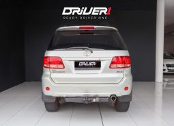 
										Toyota Fortuner 4.0 V6 4X4 At full									